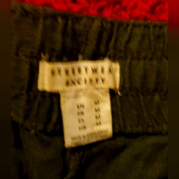 Women's Shorts - Picture 3 of 4